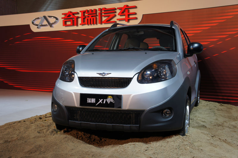 瑞麒x1是一款cross车型,与m1风格不同的是底盘加高,增加了一定的通过