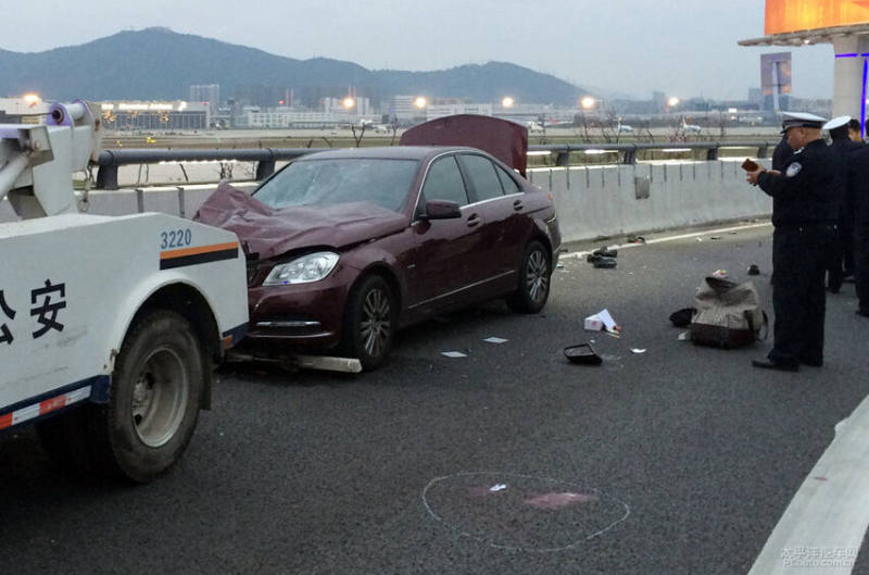 女司机深圳机场酿车祸 已致9死23伤