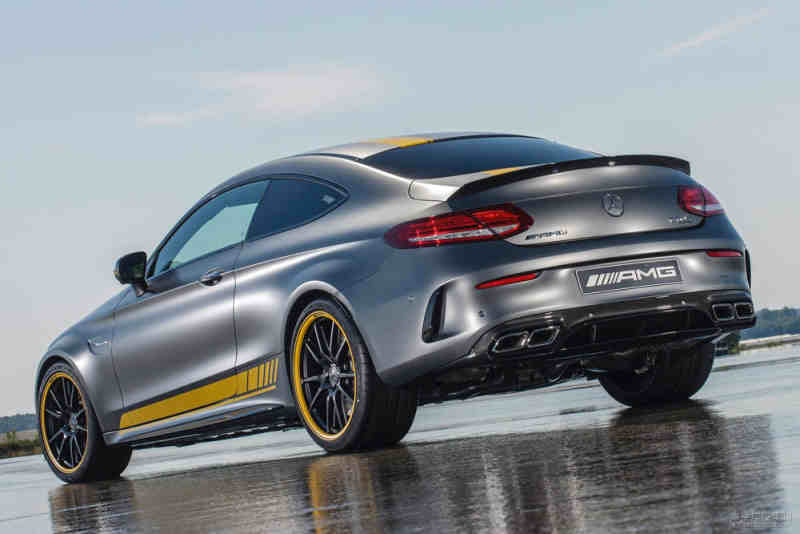 曾发布过的amg c63 coupe edition 1版本,新车基于高性能版的c63s打造